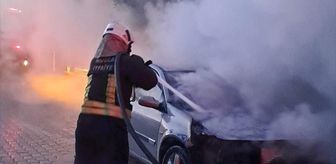 Muğla'da park halindeki otomobil yanarak kullanılamaz hale geldi