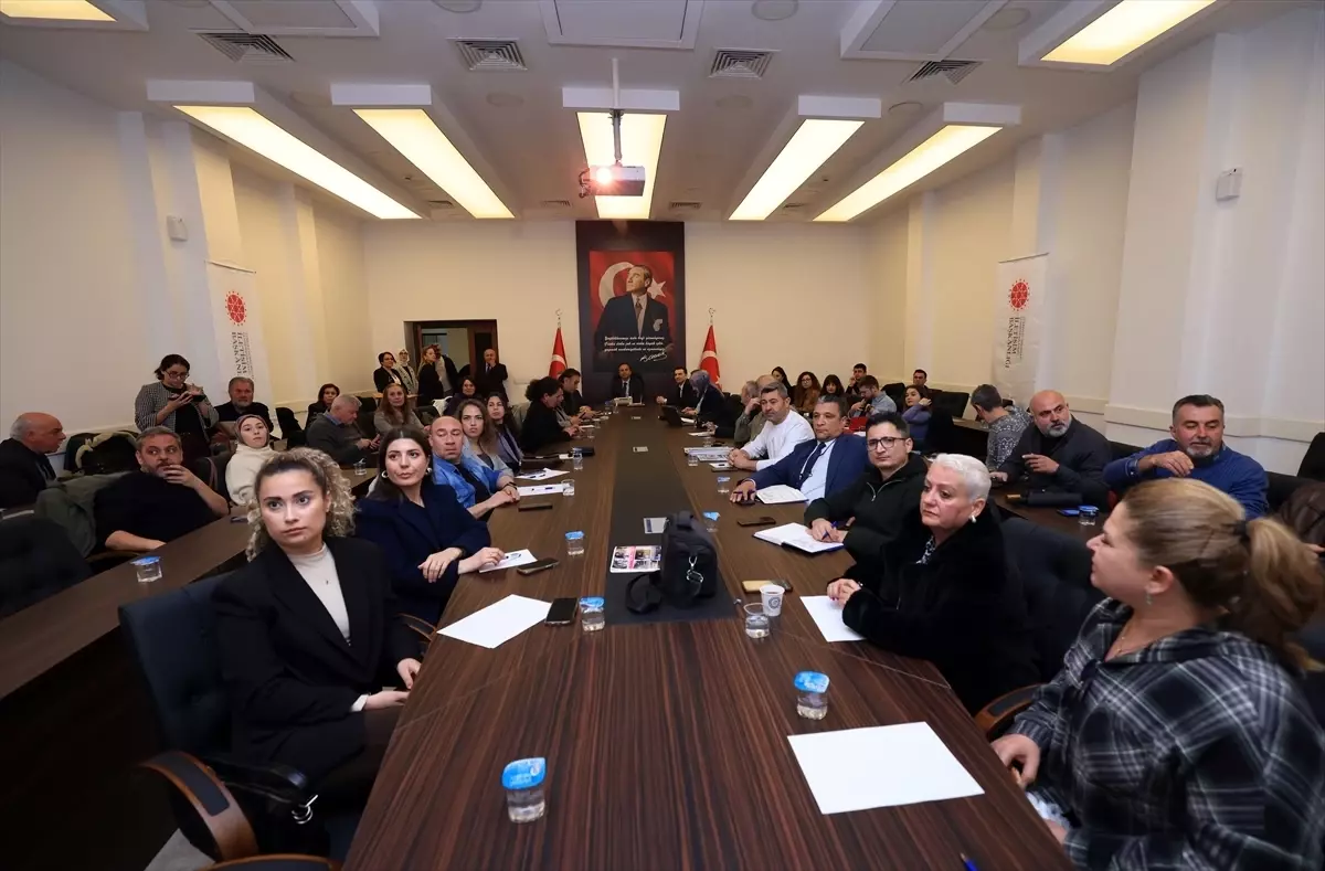 Muğla'da, 'Sosyal Medyada Etkili İçerik Üretimi ve Algoritmalar Çağında Haber Üretmek' programı yapıldı