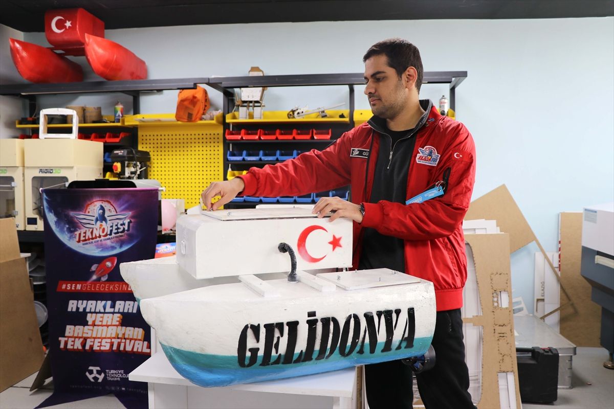 Mühendis adayları geliştirdikleri deniz aracıyla Norveç'te yarışacak