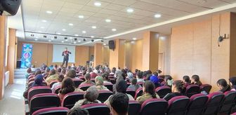 Muradiye'de öğretmen ve öğrencilere 'siber farkındalık eğitimi' verildi