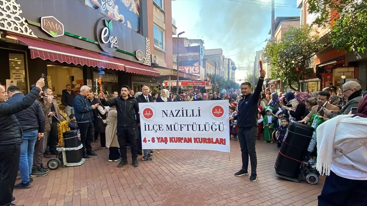 Nazilli'de Kuran kursu öğrencileri ramazanı yürüyüşle karşıladı