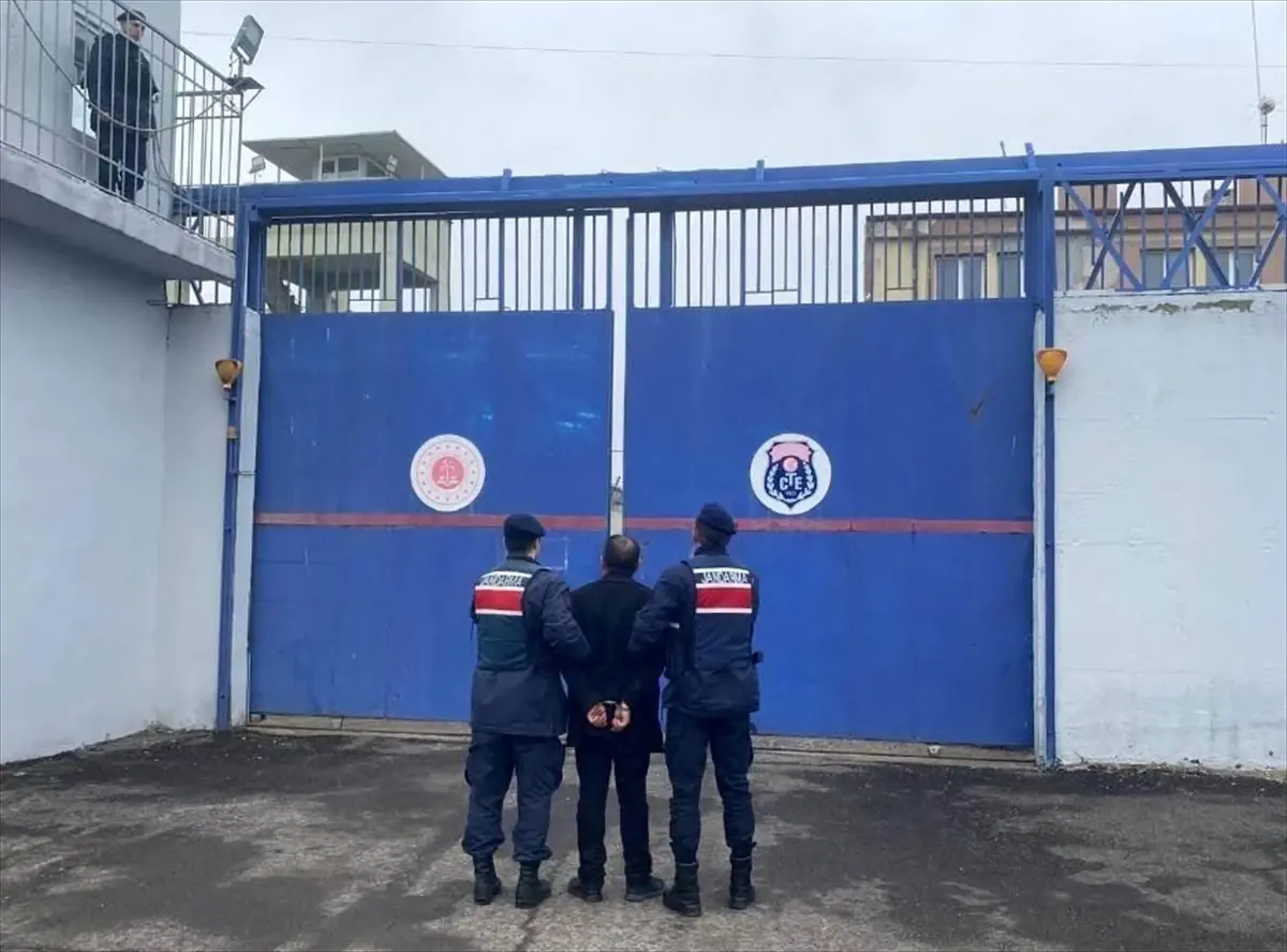 Nevşehir'de 10 yıl 6 ay hapis cezası bulunan firari hükümlü yakalandı