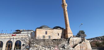 Nevşehir'de caminin istinat duvarının yıkılması güvenlik kamerasında