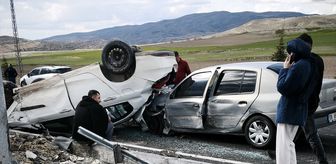 Nevşehir'de iki otomobilin çarpışması sonucu 3 kişi yaralandı