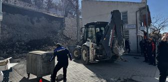 Niğde Kalesi'nin istinat duvarı çöktü