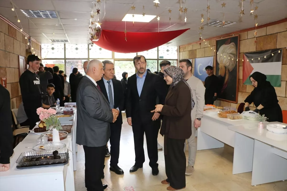 Of Anadolu İmam Hatip Lisesi'nde kermes düzenlendi