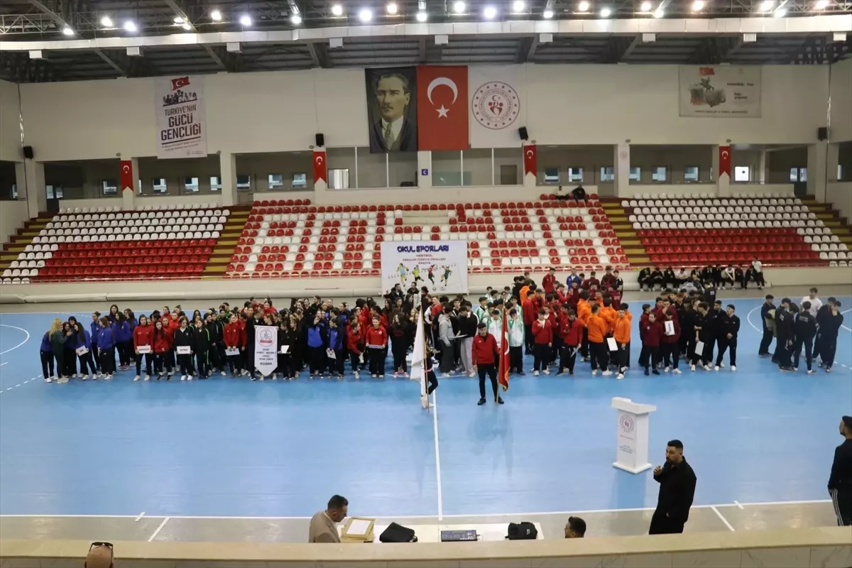 Okul Sporları Gençler Türkiye Hentbol Şampiyonası, Amasya'da başladı