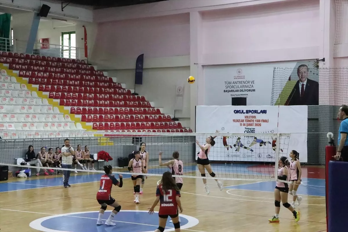 Okul Sporları Voleybol Yıldızlar yarı final müsabakaları Yozgat'ta başladı