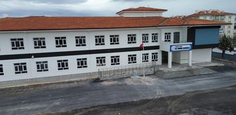 Okula gidememenin üzüntüsünü yaşayan iş insanı, memleketine eğitim kurumu kazandırdı
