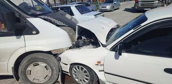 Osmaniye'de minibüsle çarpışan otomobilin sürücüsü yaralandı