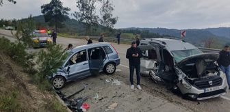 Osmaniye'de otomobil ile hafif ticari aracın çarpıştığı kazada 6 kişi yaralandı