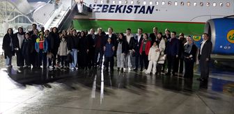 Özbekistan'da misafir edilecek depremzedeler Hatay'dan uğurlandı