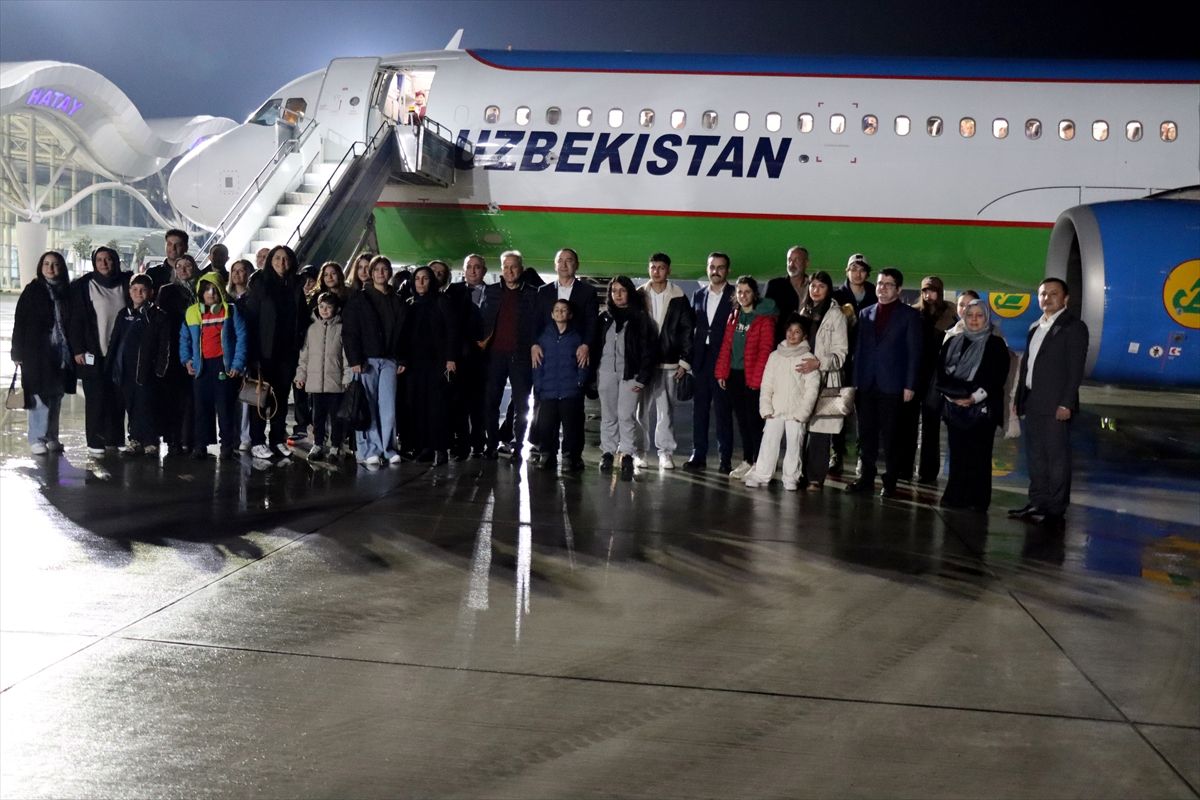 Özbekistan'da misafir edilecek depremzedeler Hatay'dan uğurlandı
