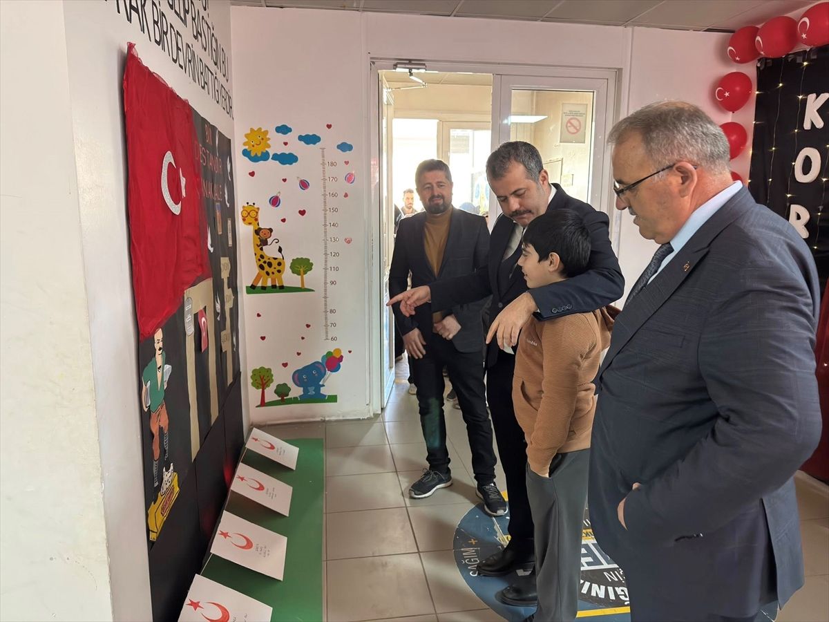 Özel gereksinimli öğrencilerden İstiklal Marşı'nın kabulünün yıl dönümü programı