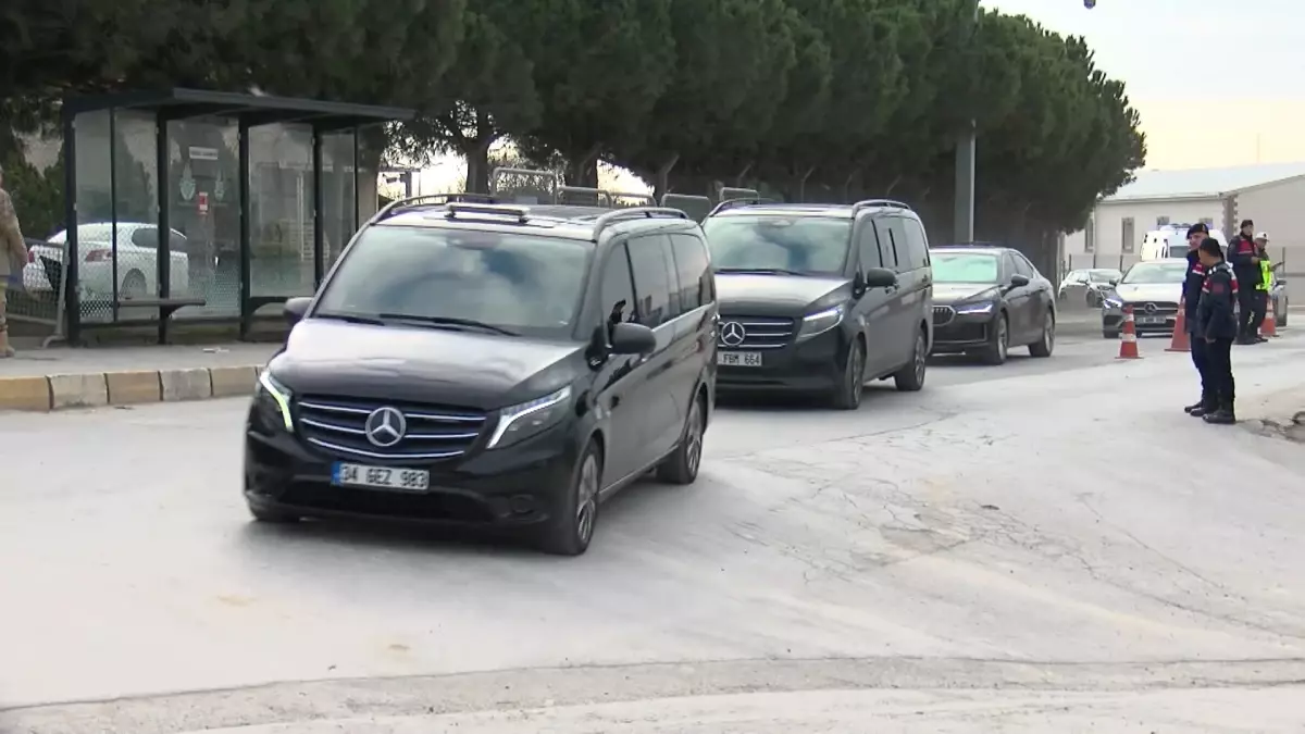 CHP Genel Başkanı Özgür Özel, Ekrem İmamoğlu'nu Ziyaret Etti