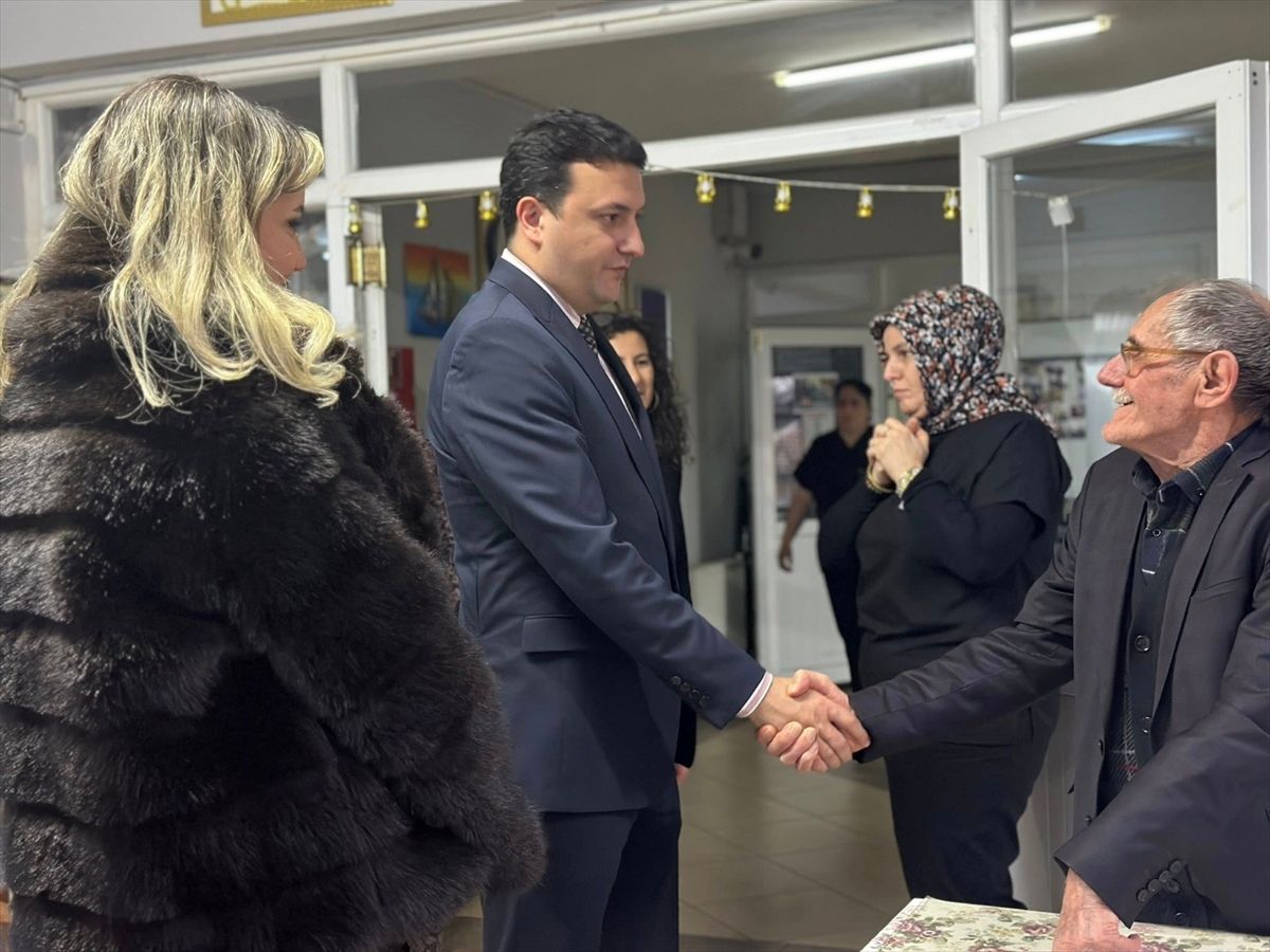 Pamukova Kaymakamı Temurci'den huzurevi sakinlerine bayram ziyareti