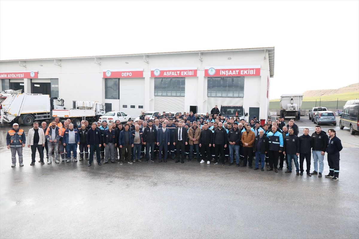 Pursaklar'da belediye personeli bayramlaştı