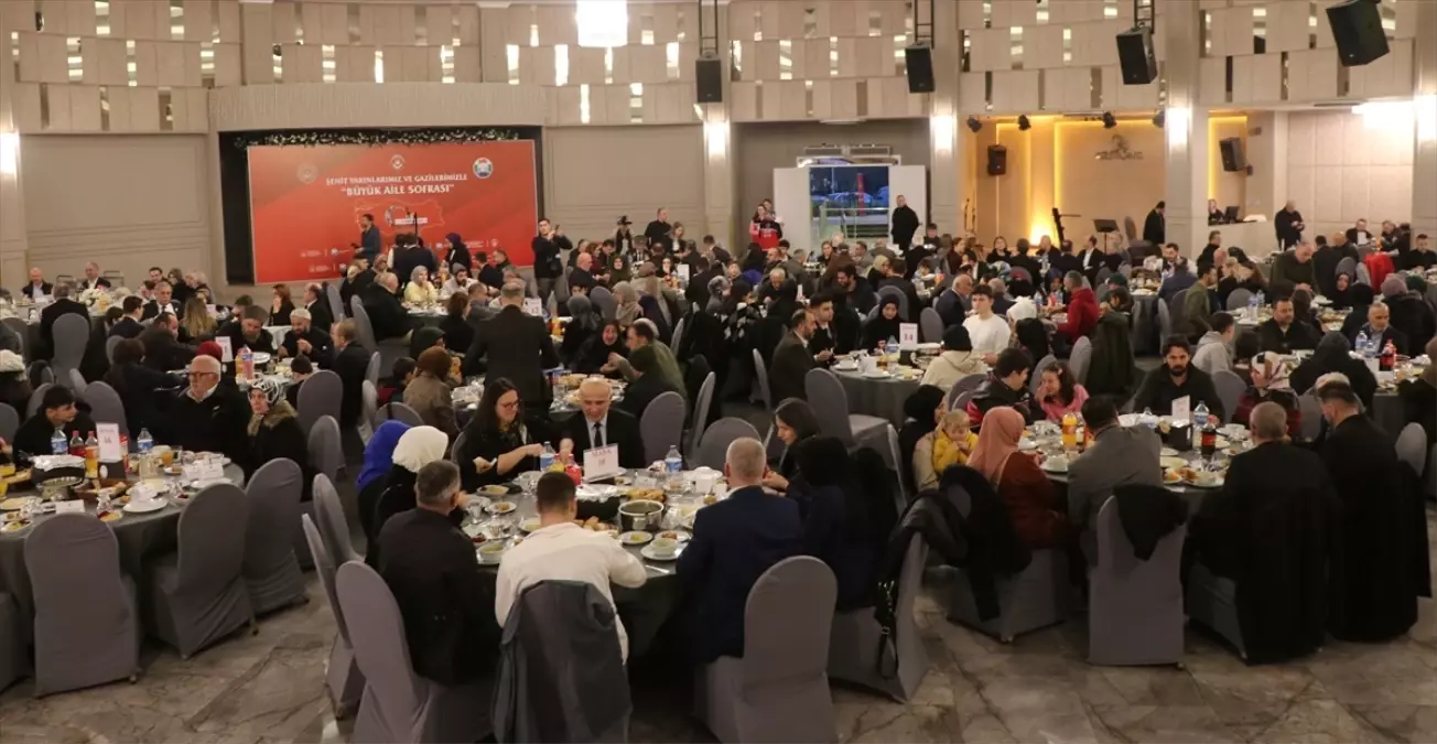 Rize'de 'Şehit yakınları ve gazilerle büyük aile sofrası' iftar programı düzenlendi