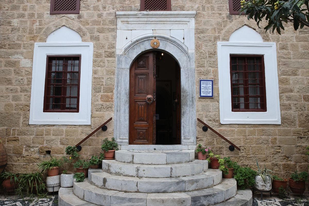 Rodos'taki Hafız Ahmed Ağa Kütüphanesi, Osmanlı dönemine ait yazma eserleriyle öne çıkıyor