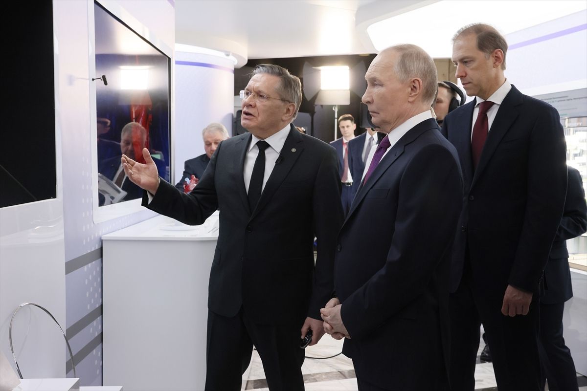 Rosatom, Geleceğin Teknolojileri Forumu'nda Rusya Devlet Başkanı Putin'e son ürünlerini tanıttı