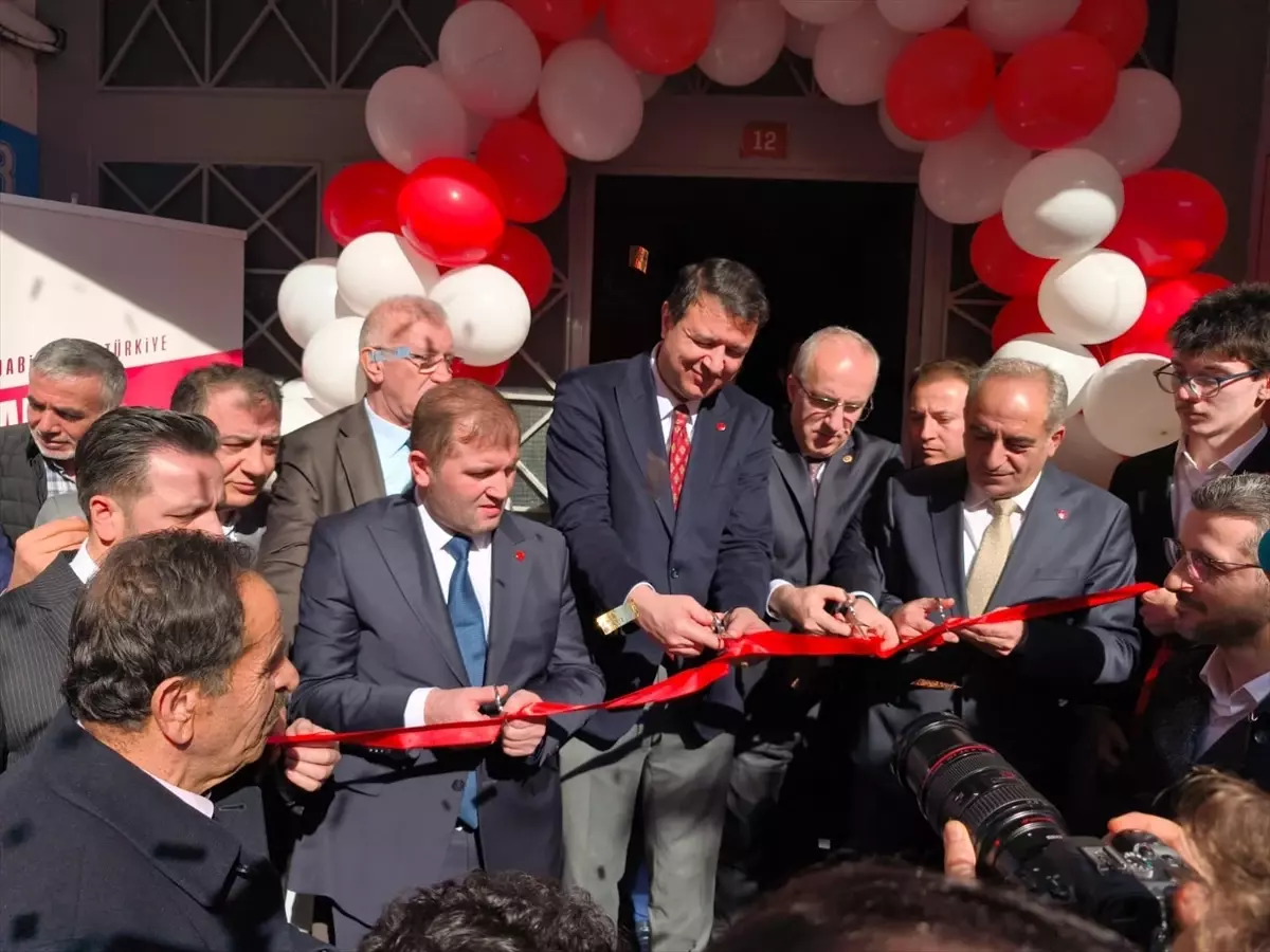 Saadet Partisi Genel Başkanı Arıkan, partisinin Kağıthane İlçe Başkanlığı binasının açılışına katıldı