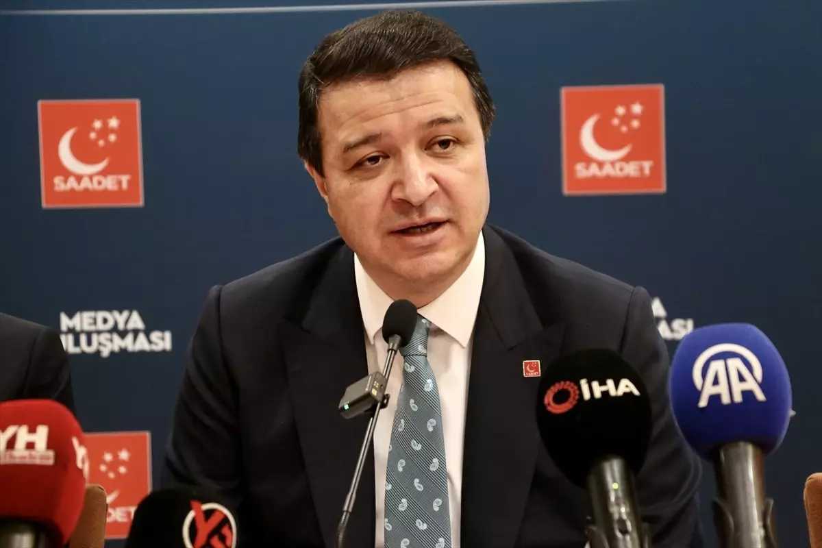 Saadet Partisi Genel Başkanı Arıkan, Sakarya'da gazetecilerle buluştu