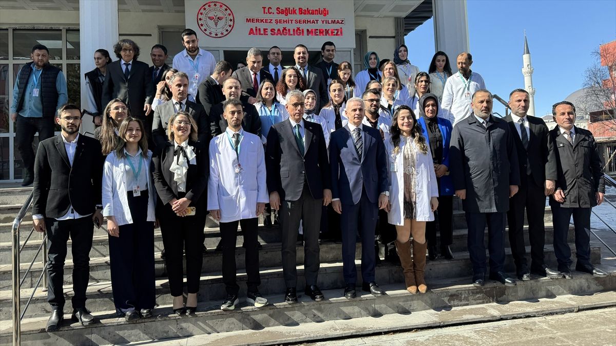 Sağlık Bakanı Memişoğlu, Ardahan'da ziyaretlerde bulundu