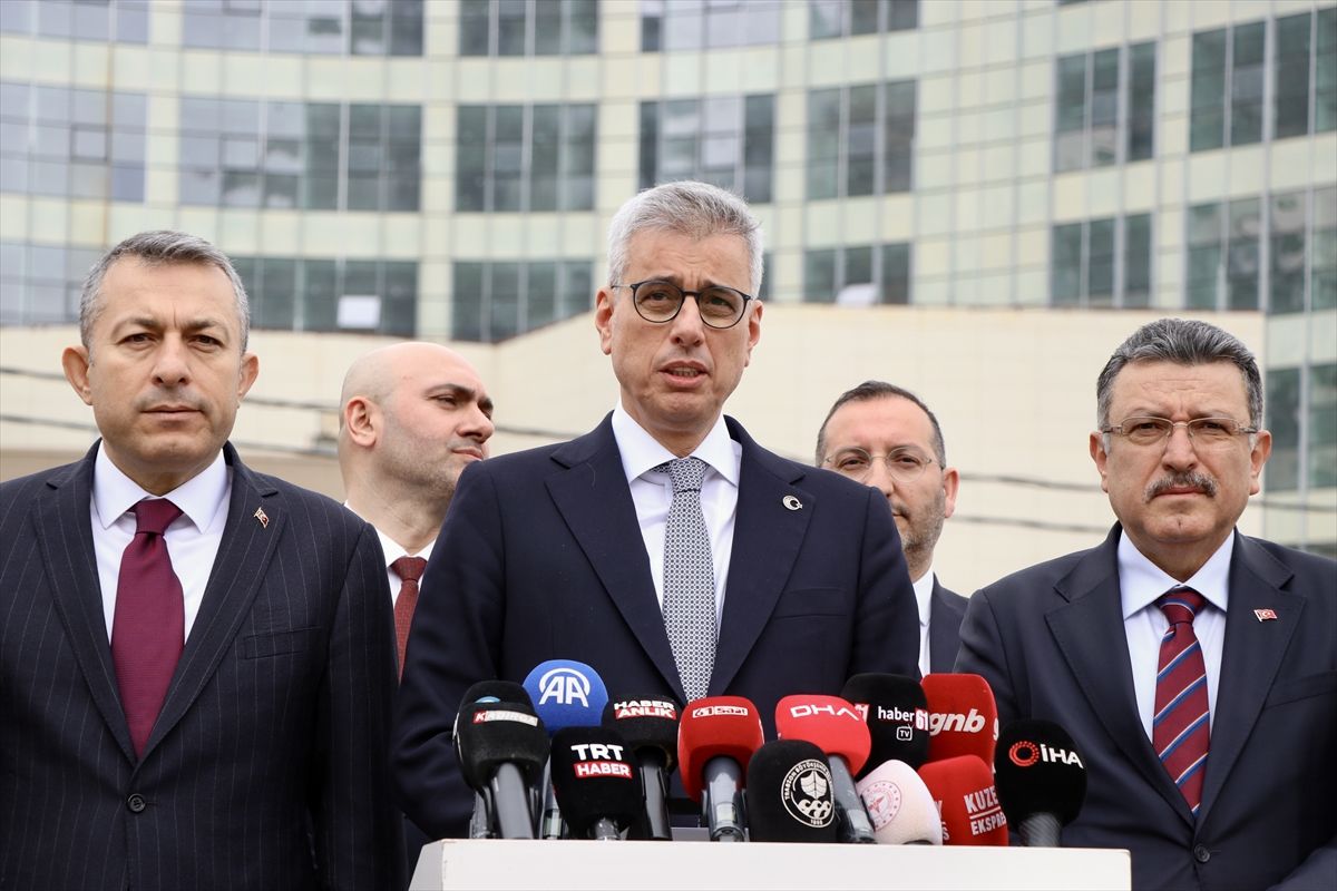 Sağlık Bakanı Memişoğlu, Trabzon Şehir Hastanesi inşaatında incelemelerde bulundu Açıklaması