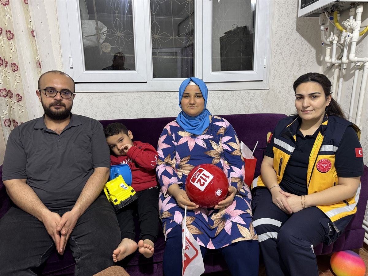 Sağlık personelinin telefonda uygulattığı Heimlich manevrası hayat kurtardı