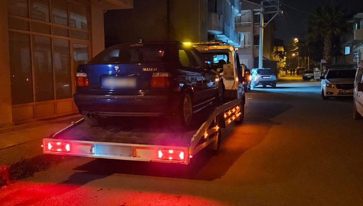 Sakarya'da "drift" atan 2 sürücüye 116 bin 434 lira ceza kesildi