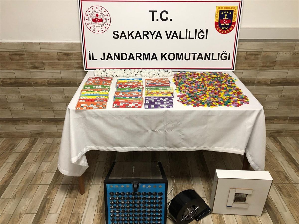 Sakarya'da kumar oynayanlara 817 bin 533 lira ceza kesildi