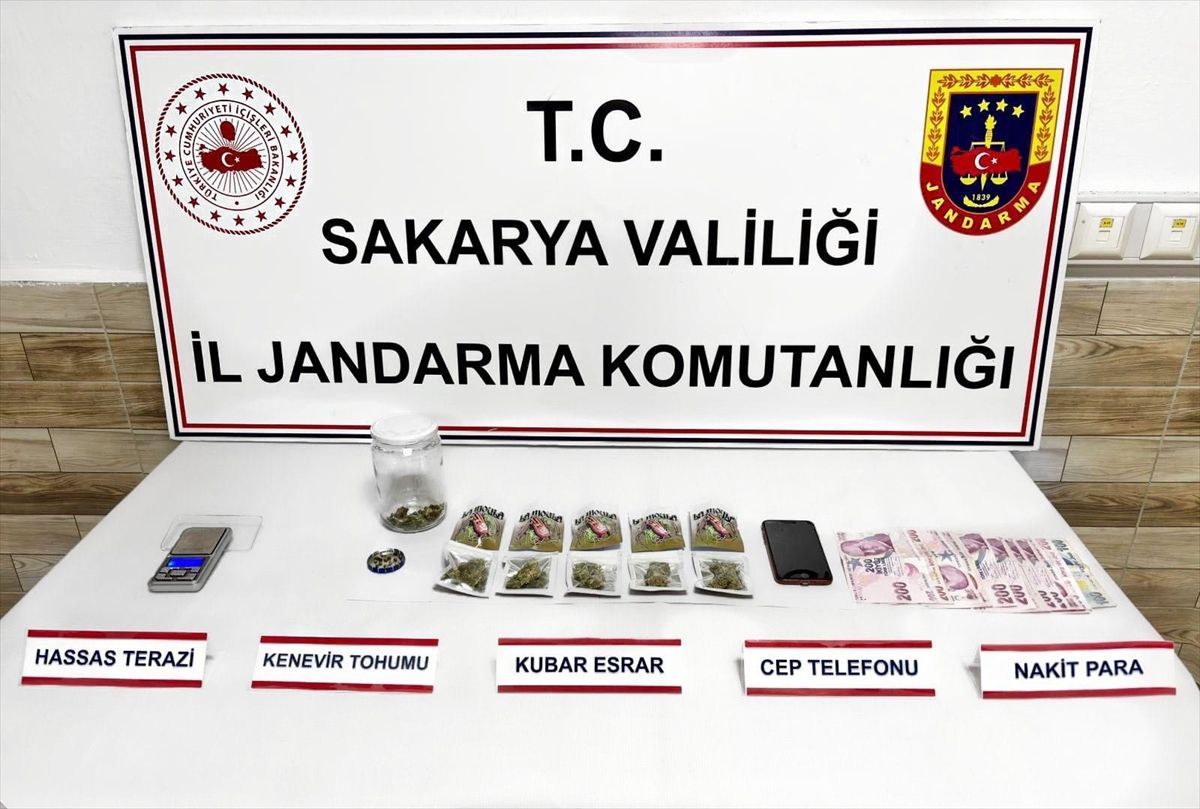 Sakarya'da uyuşturucu operasyonlarında 3 şüpheli tutuklandı