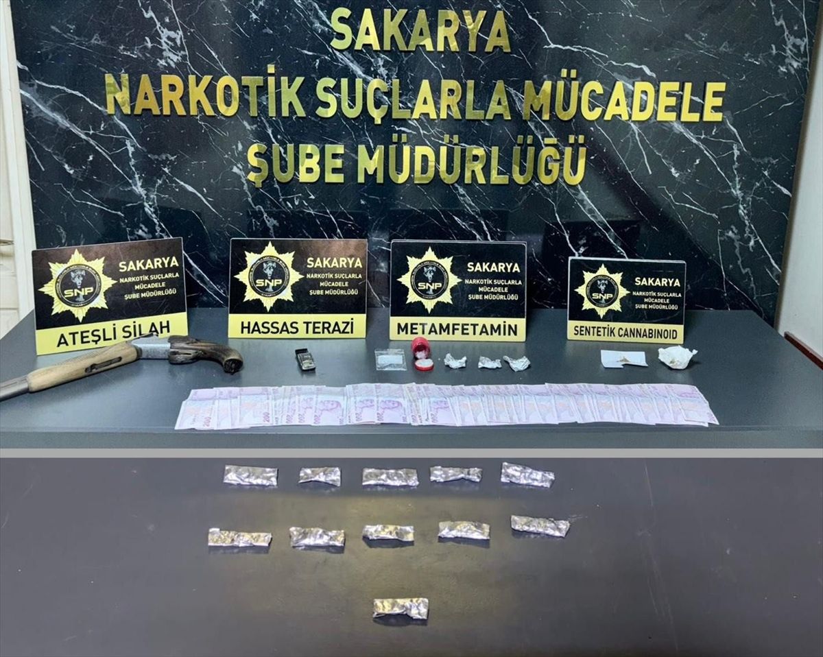 Sakarya'da uyuşturucu operasyonunda 2 zanlı tutuklandı