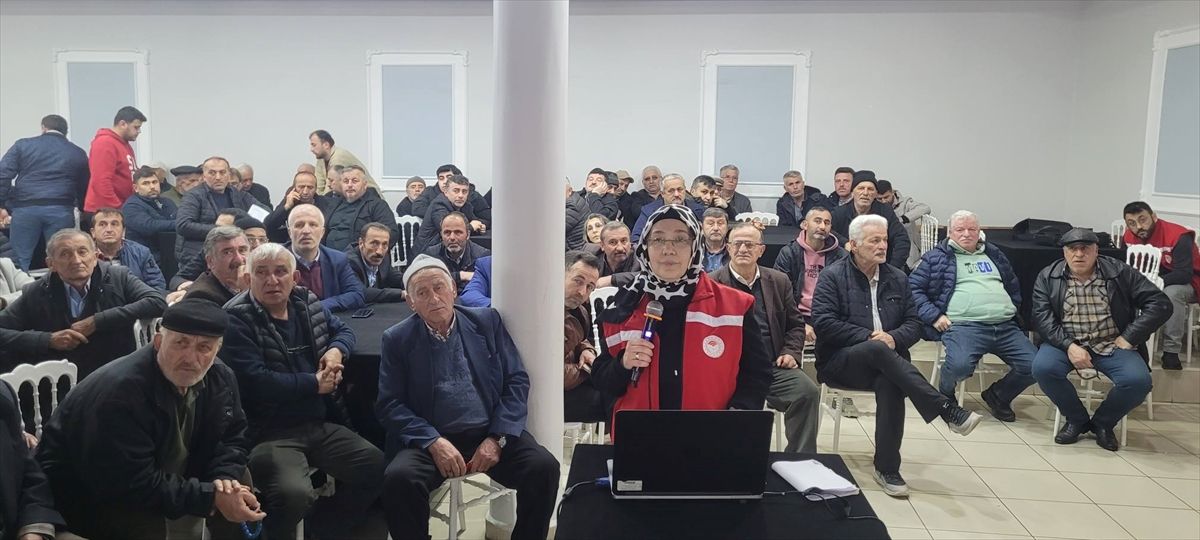 Salıpazarı'nda çiftçilere bitki koruma ürünleri eğitimi verildi