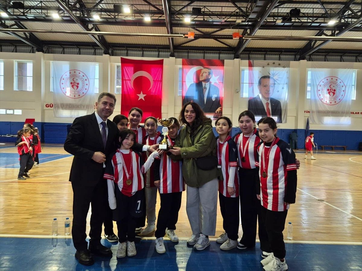 Salıpazarı'nda futsal turnuvası düzenlendi