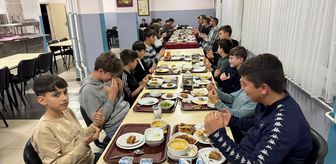 Salıpazarı'nda Kaymakam Beyazıt, öğrencilerle iftarda buluştu