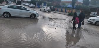 Samandağ ilçesinde sağanak hayatı olumsuz etkiledi