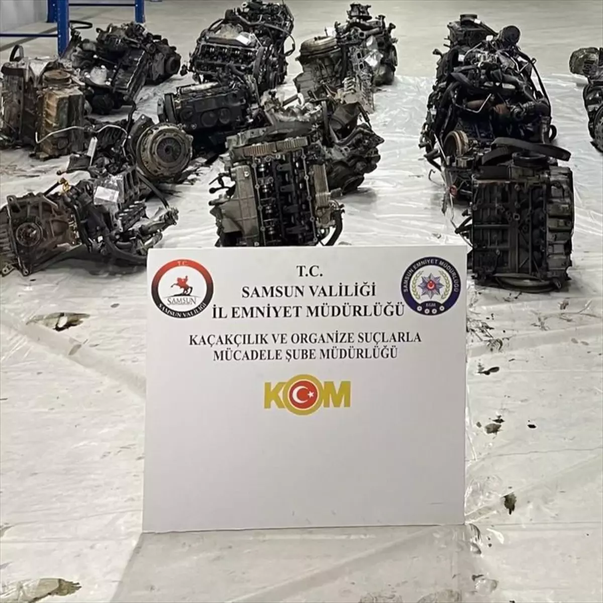 Samsun'da 13 gümrük kaçağı otomobil motoru ele geçirildi