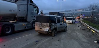 Samsun'da freni boşalan tırın 4 araca çarpması sonucu 6 kişi yaralandı