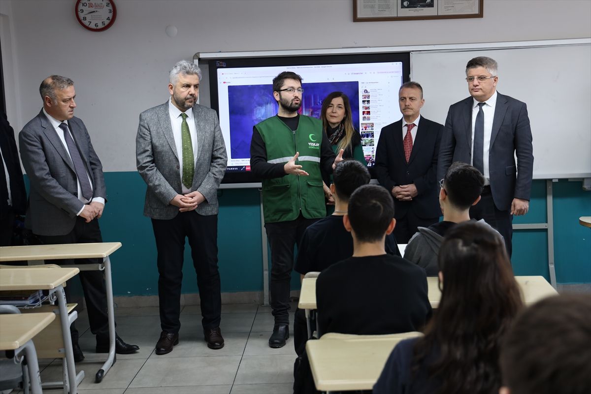 Samsun'da 'İlk Dersim Yeşilay' projesi kapsamında öğrencilere farkındalık eğitimi verildi