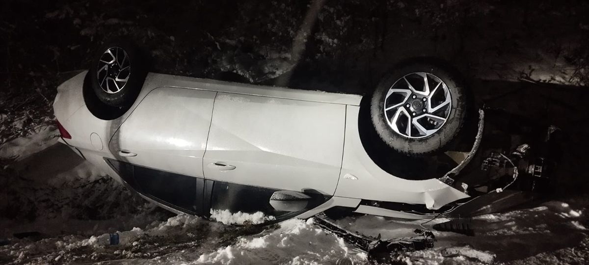 Samsun'da otomobilin devrilmesi sonucu 4 kişi yaralandı