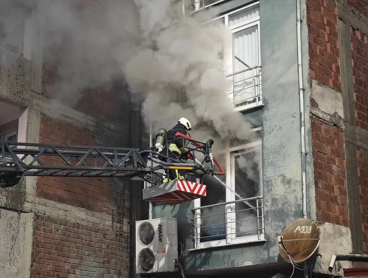 Samsun'da pansiyonda çıkan yangın söndürüldü
