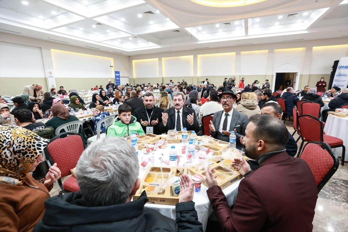 Samsun'da Roman vatandaşlarla iftar programı düzenlendi