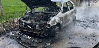Samsun'da seyir halindeyken yanan otomobil kullanılamaz hale geldi
