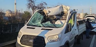 Samsun'da tıra çarpan kamyonetin sürücüsü öldü