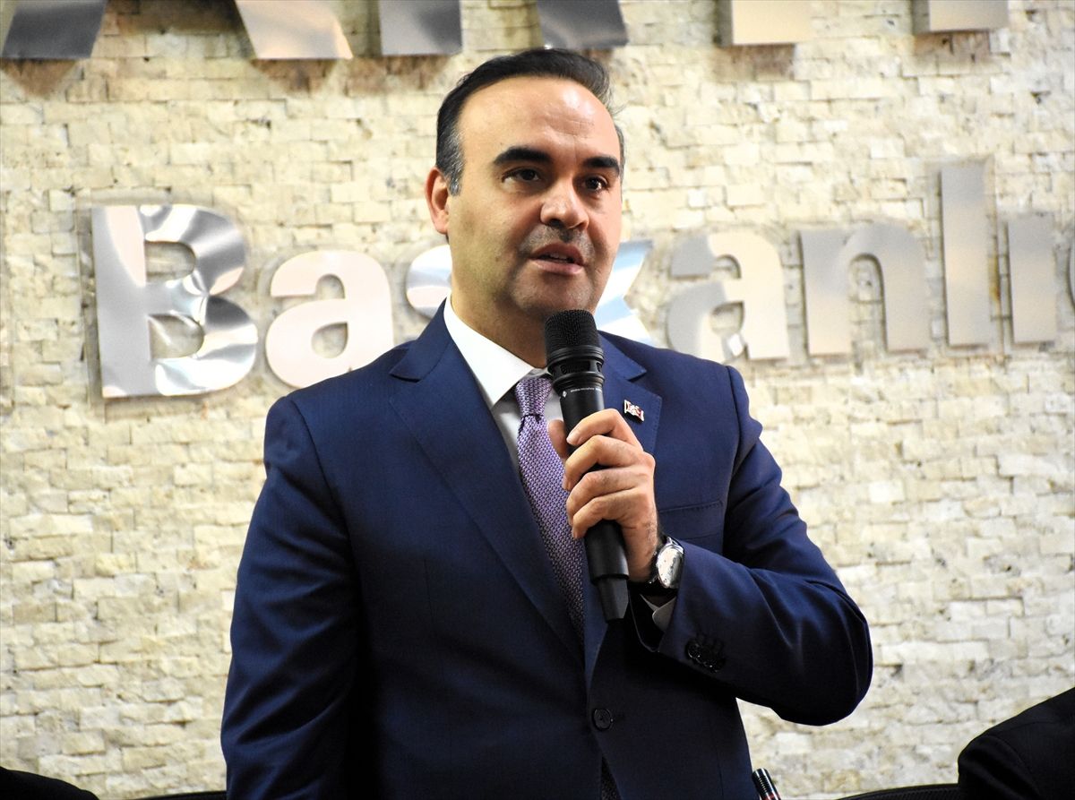 Sanayi ve Teknoloji Bakanı Kacır, Aksaray'da AK Parti İl Başkanlığı ziyaretinde konuştu Açıklaması