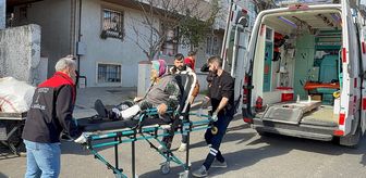 Sancaktepe'de 4 katlı binada çıkan yangında dumandan etkilenen 3 kişi hastaneye kaldırıldı