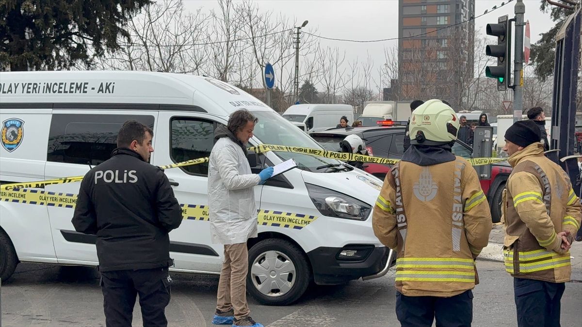 Sancaktepe'de tırın çarptığı kadın hayatını kaybetti