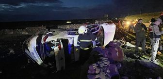Şanlıurfa'da iki otomobilin çarpıştığı kazada 5 kişi yaralandı