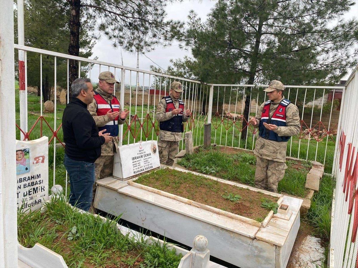 Şanlıurfa'da Şehit Kabirlerine Bayram Bakımı